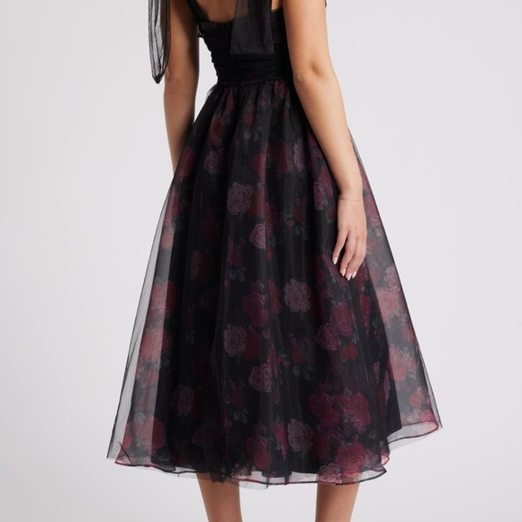 Lulu's Black and Red Sweetheart Midi Sundress - Picture 2 of 7